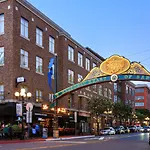 Sentral Gaslamp Quarter